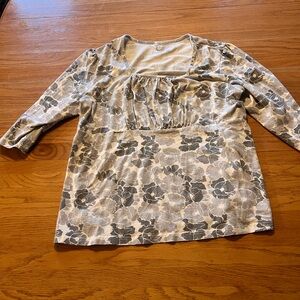 Classic Elements Woman Gray 3/4 Sleeve Shirt